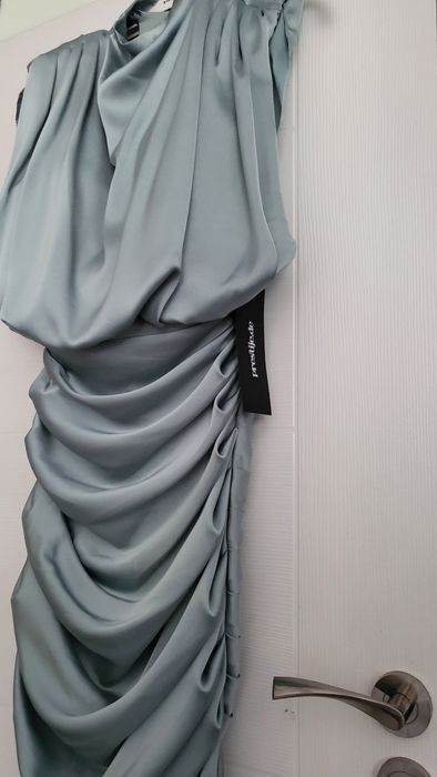 Чисто нова  къса рокля