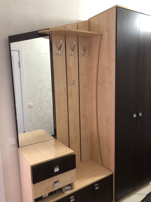 Продается шкаф бля прихожей