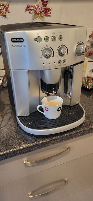 Expresor Delonghi Magnifica