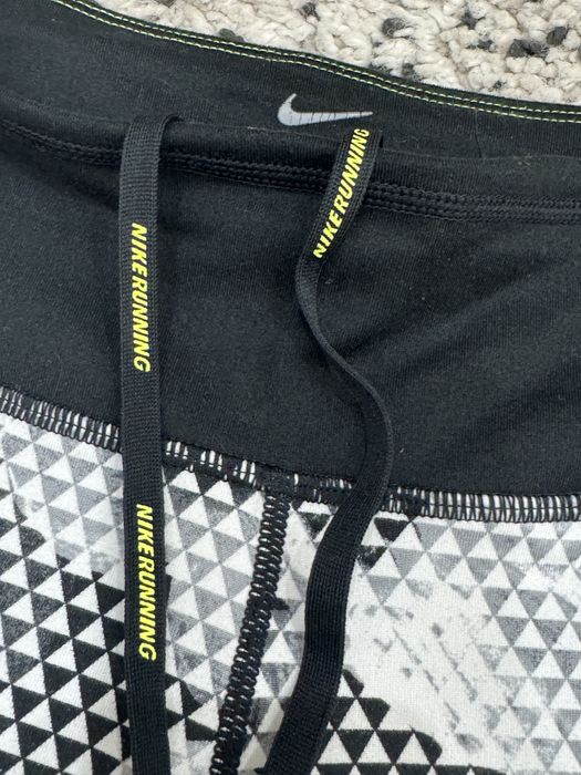 Дамски  клин NIKE DRI-FIT . Размер М
