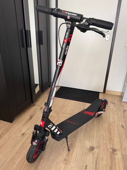 Trotinetă electrică Aprilia esr2