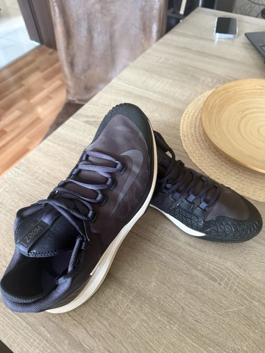 Маратонки NIKE 45