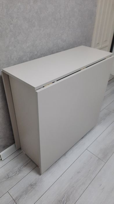 Продам новый стол книжку