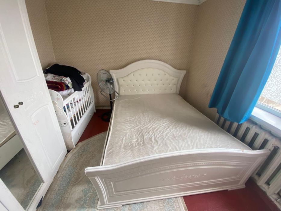 Спальный гарнитур