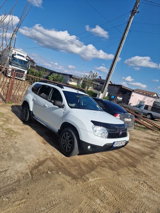 Vând Duster 1.5 DCI