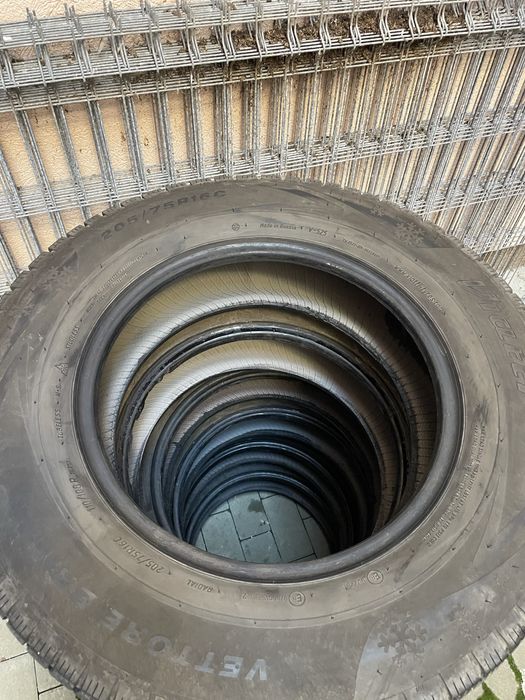 Vettore Brina 205/ 75 R16 C iarna stare foarte buna