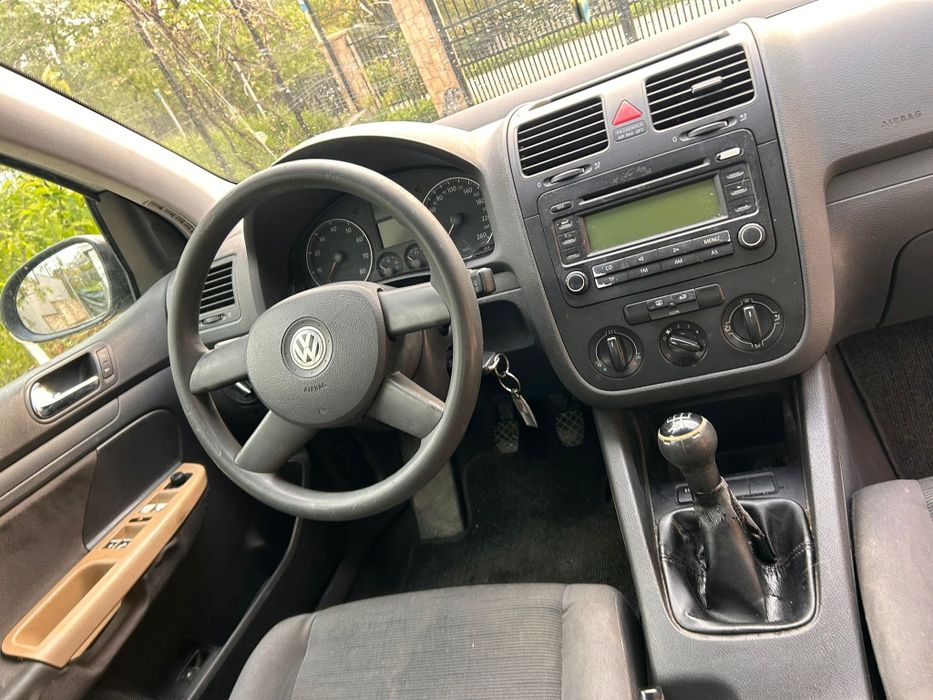 Vand golf 5 1.6 benzina
