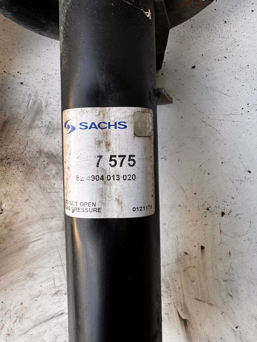 Set suspensie Vw passat b6 combi aproape noua Telescoape arcuri