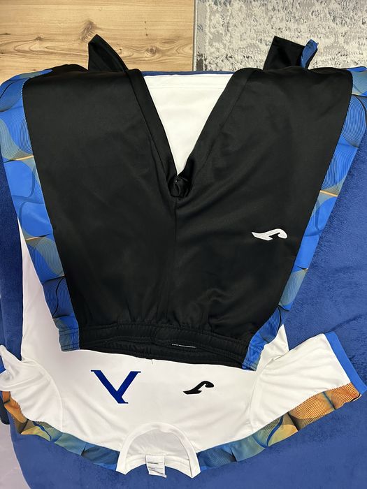 Официални дрехи на Левски