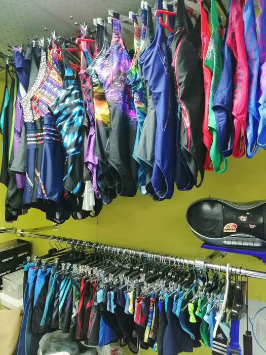 Купальники продам.