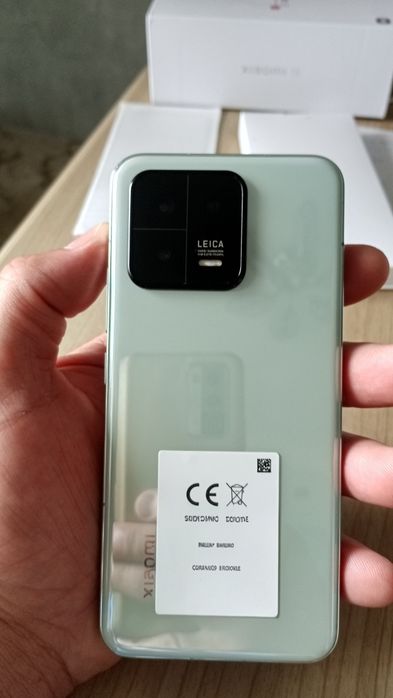 Xiaomi 13  смартфон