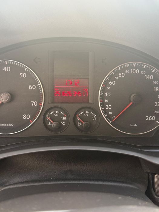 Vând Volkswagen Golf 5