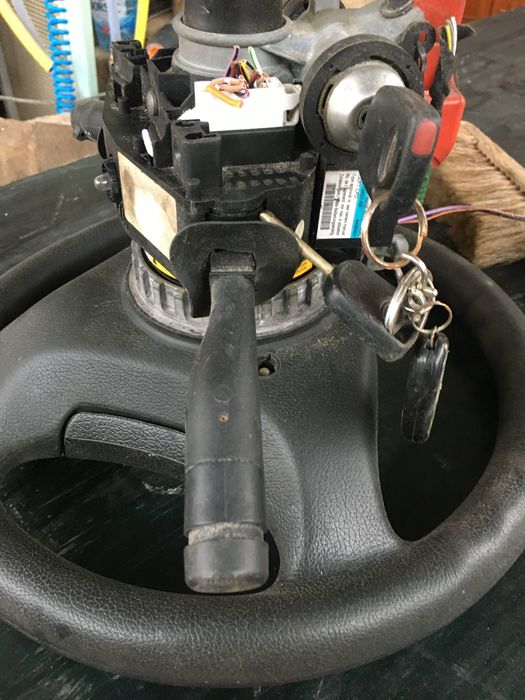 Vand piese de ford fiesta 2001