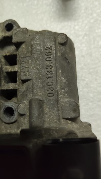 Rampă injectoare completa / clapeta accelerație / egr 1.4 1.6 BCA BBY Golf 5