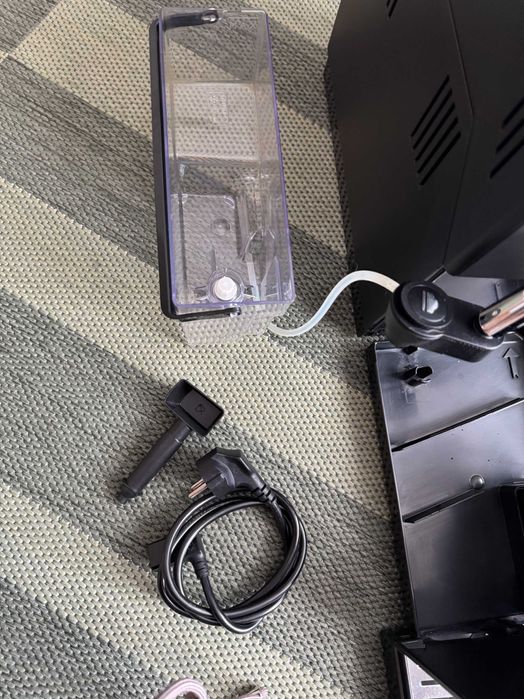 Кафеавтомат Philips HD8844/09, 1.8 л, 1850W, 15 бара, Черен