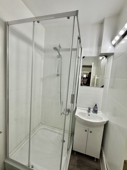 Inchiriez Apartament 4 camere 80 m2 str Aurel Vlaicu nr 38 bl v8 sc 2