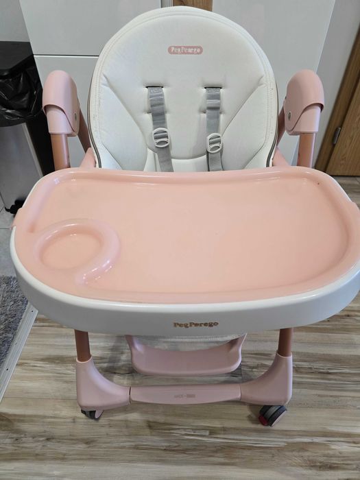 Продавам детско столче за хранене Peg Perego PRIMA PAPPA FOLLOW ME MON AMOUR