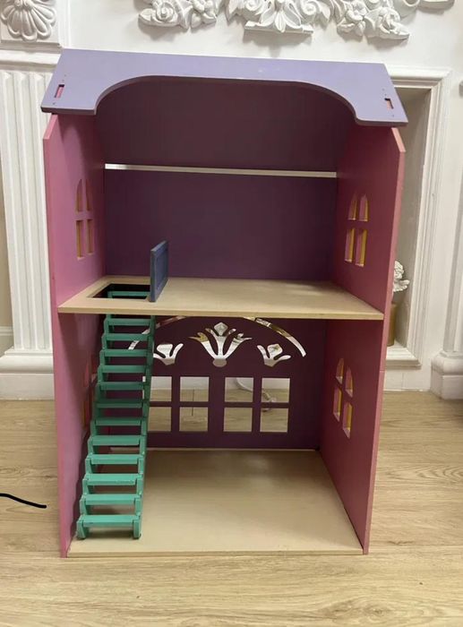 Кукольный домик двухэтажный