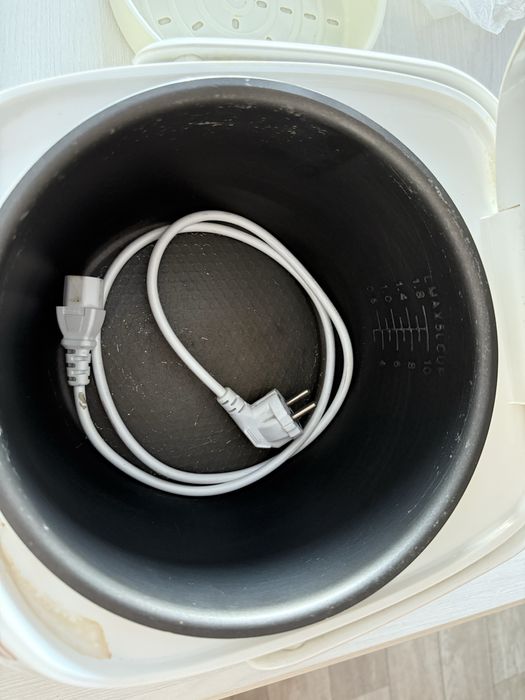 Срочно продам мультиварку