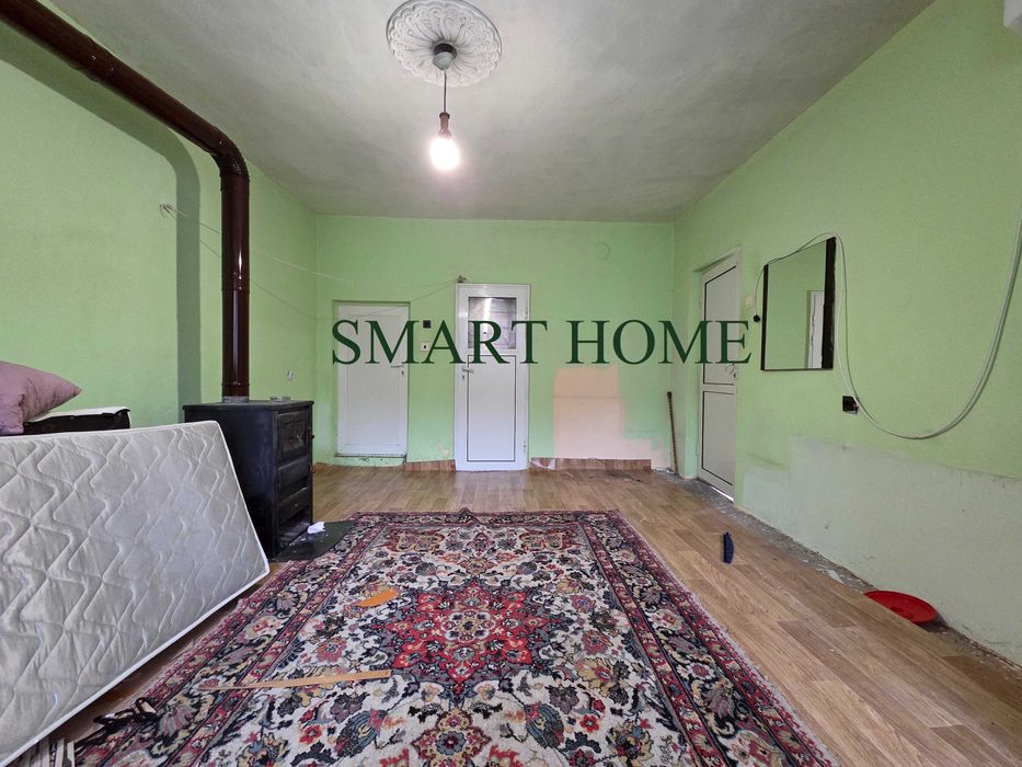 Едноетажна къща на гара Горна Оряховица!