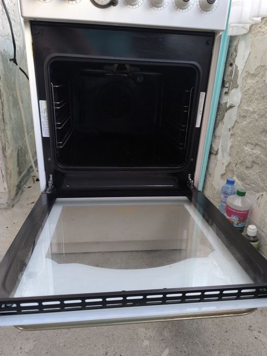 Продавам готварска печка Gorenje EC55CLI1 Retro Style