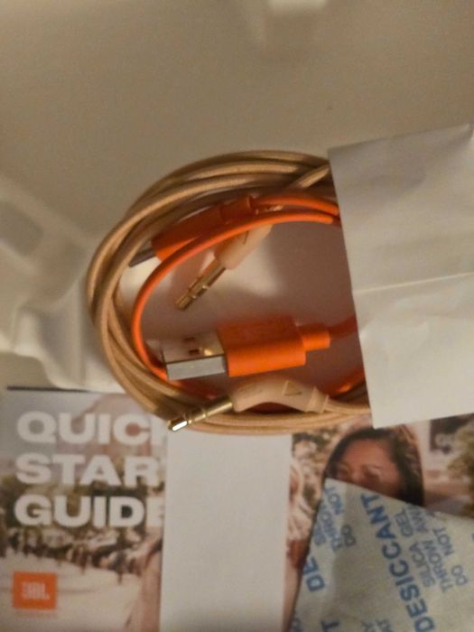 Безжични слушалки JBL Live 670NC