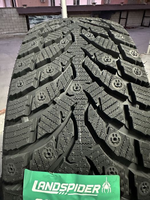 Нови зимни гуми LANDSPIDER ARCTICTRAXX 205/55R16 94T XL БОРД 2055516