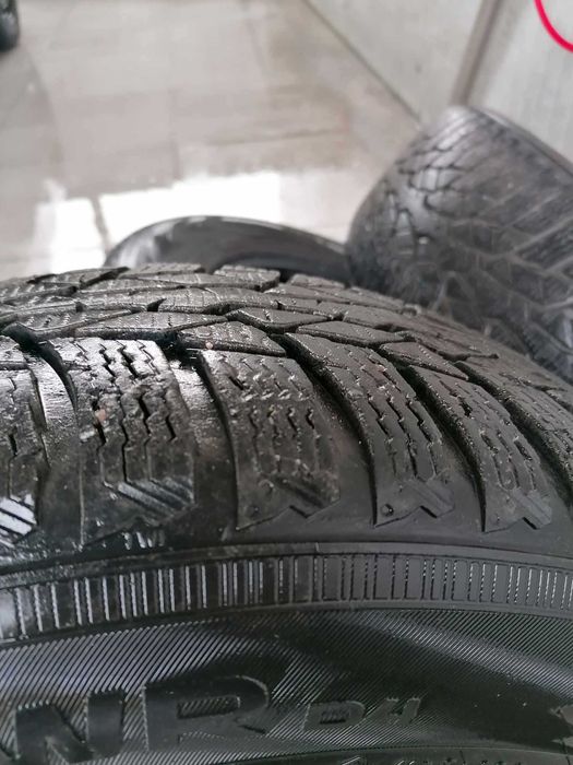 Продавам  зимни гуми 195/65/15
