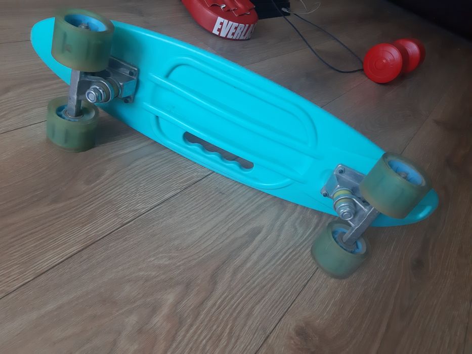 Продам пенни борд для девочки.