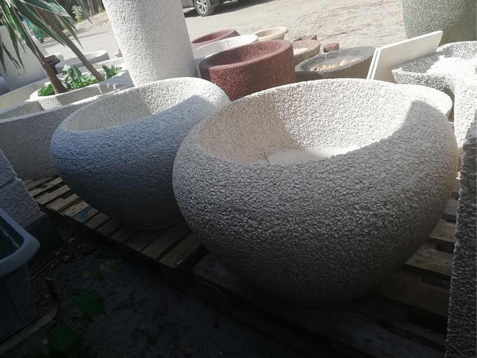 Вазон "Луна" из натурального камня