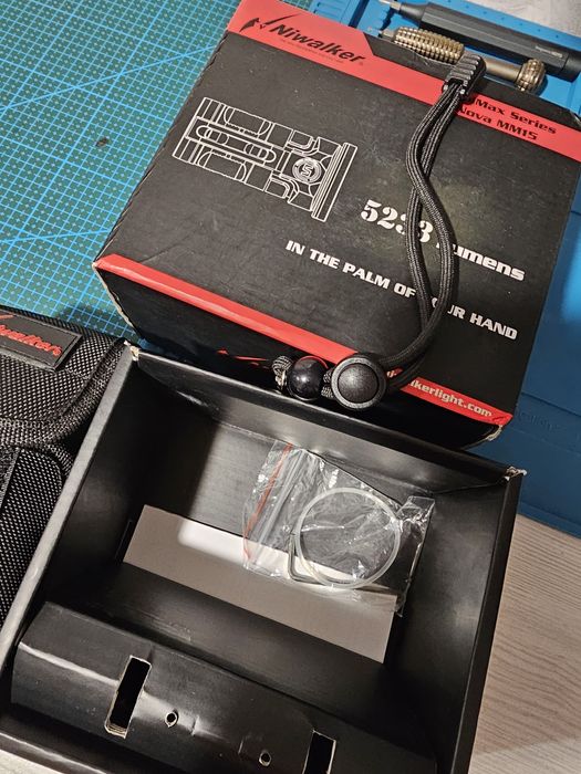 Продам фонарь Niwalker nova MM15