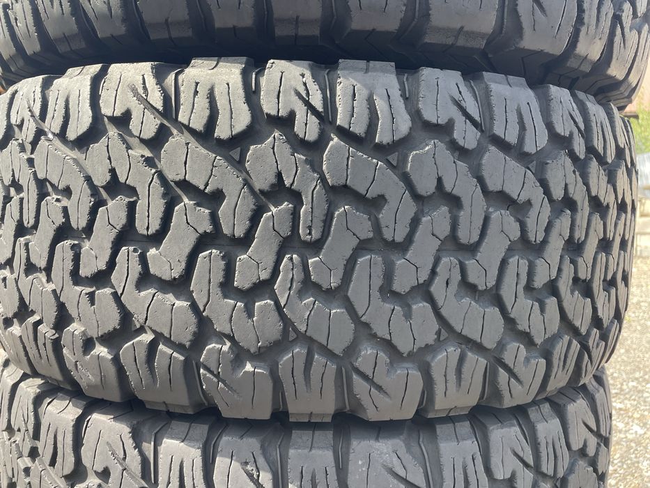 Пара всесезонные шины 285/60/18 BFGoodrich A/T