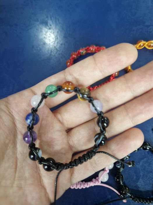 Детские браслеты из натуральных камней. Bolalar uchun brasletlar