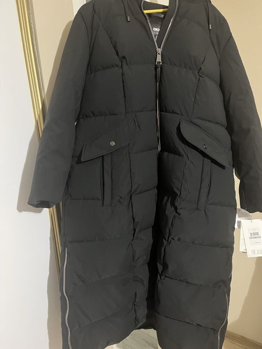 De vanzare Geaca de iarna DKNY noua cu eticheta.