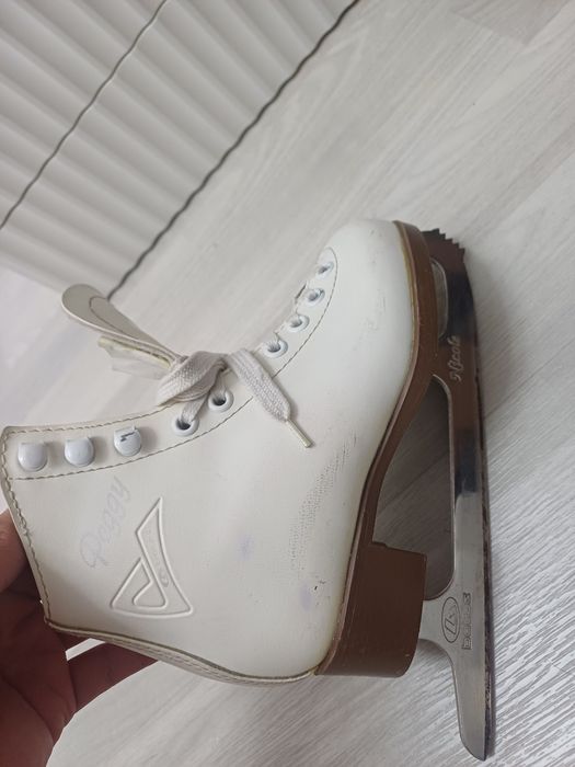 Продам коньки Botas Peggy