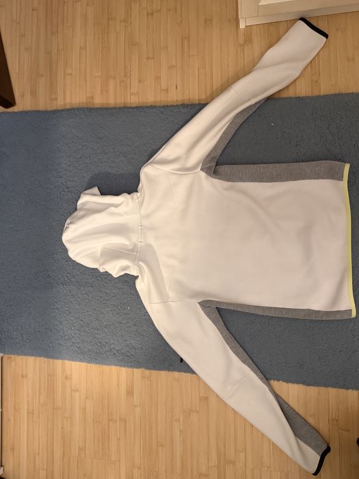 hanoraf nike tech alb marimea xs