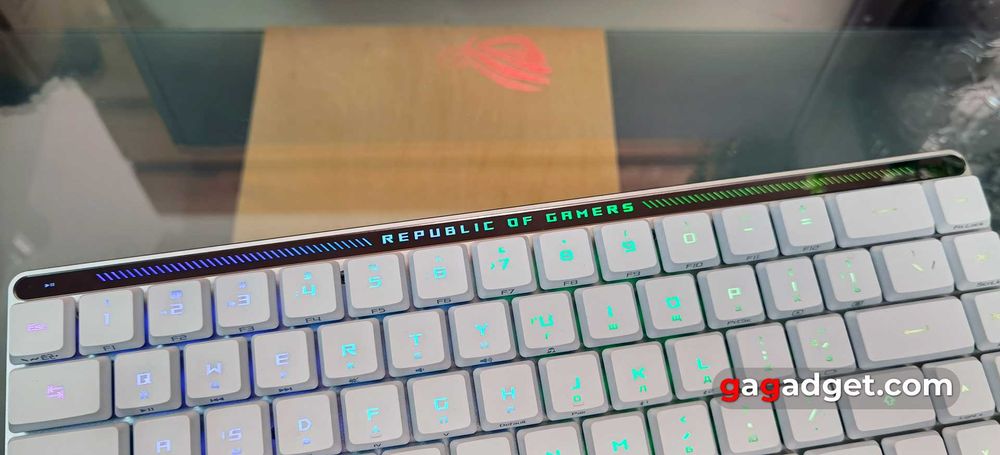 Tastatura Gaming Wireless mecanica ASUS ROG Falchion RX Low Profile 90MP03EC-BKUA10 Bluetooth, Layout US, RGB, alba garantie noua Sigilata