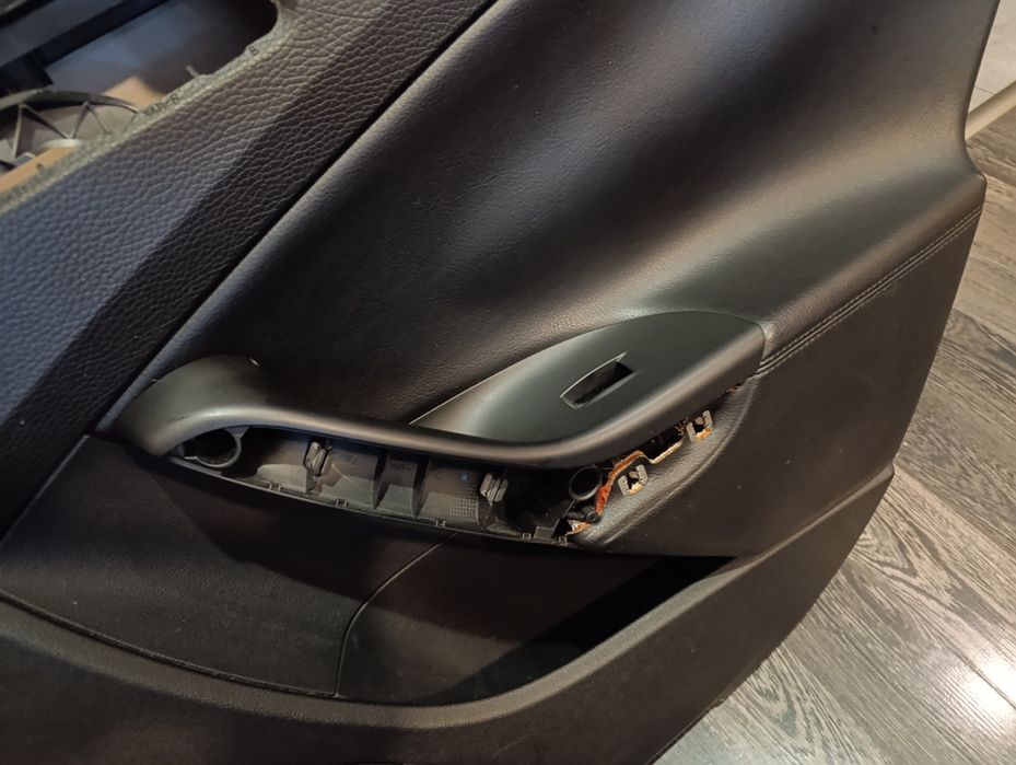 Кори за задните врати на Passat B6 Комби