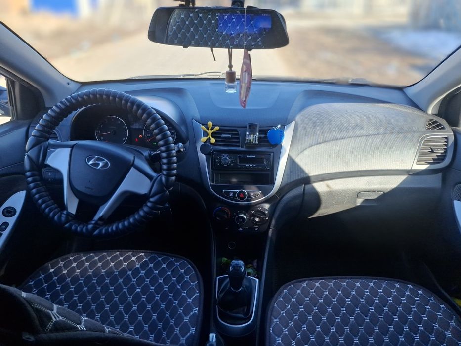 Хюндай акцент 2012г.