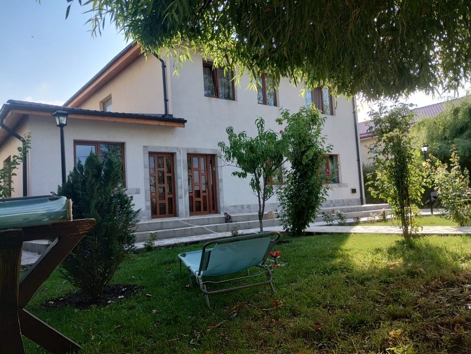 Vilă de Casă de Vânzare