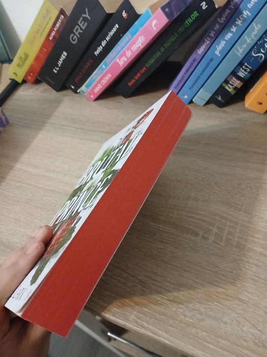 Vand aceste carti noi toate set sunt noi nouțe