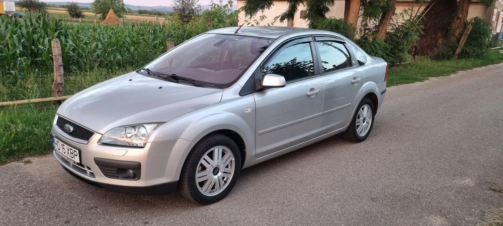 Ford Focus 1.6 benzina GHIA -Recent inmatriculat