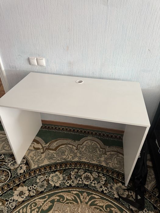 Продам писменный стол