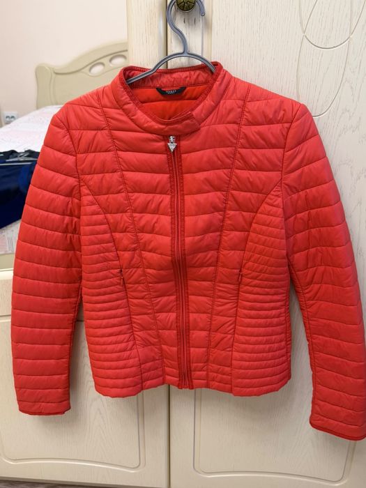Продам ветровку бренд Guess