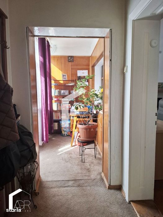 Casa tip duplex cu 6 camere, zona Republicii