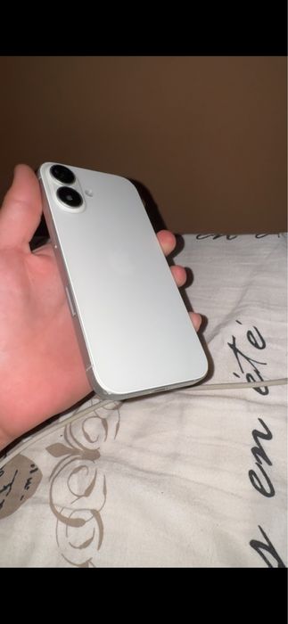 iphone 16 128gb 100%