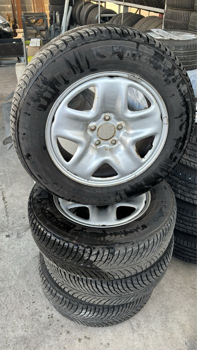 Cauciucuri cu jante 225/65/17