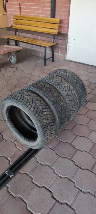 Комплект зимней резины 225/55/R17 (шипы)