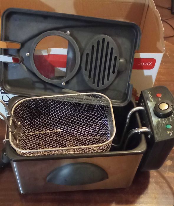 Фритюрник  Crown