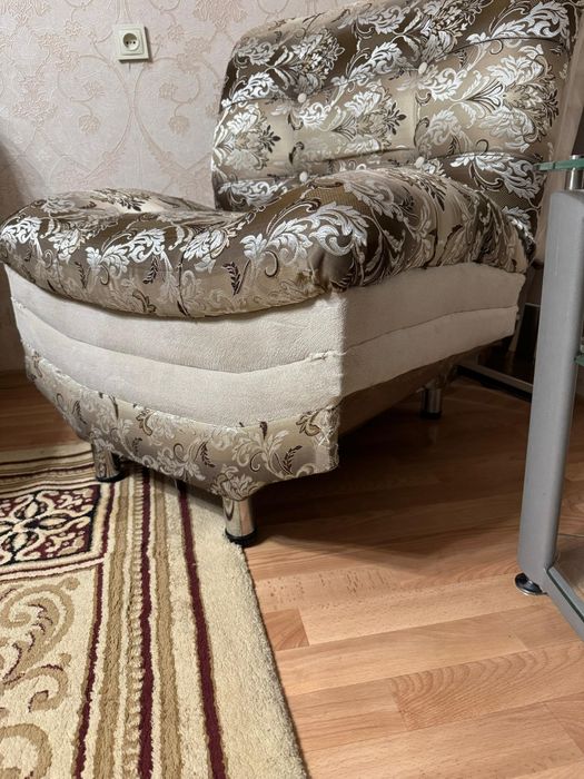 Диван и два кресла